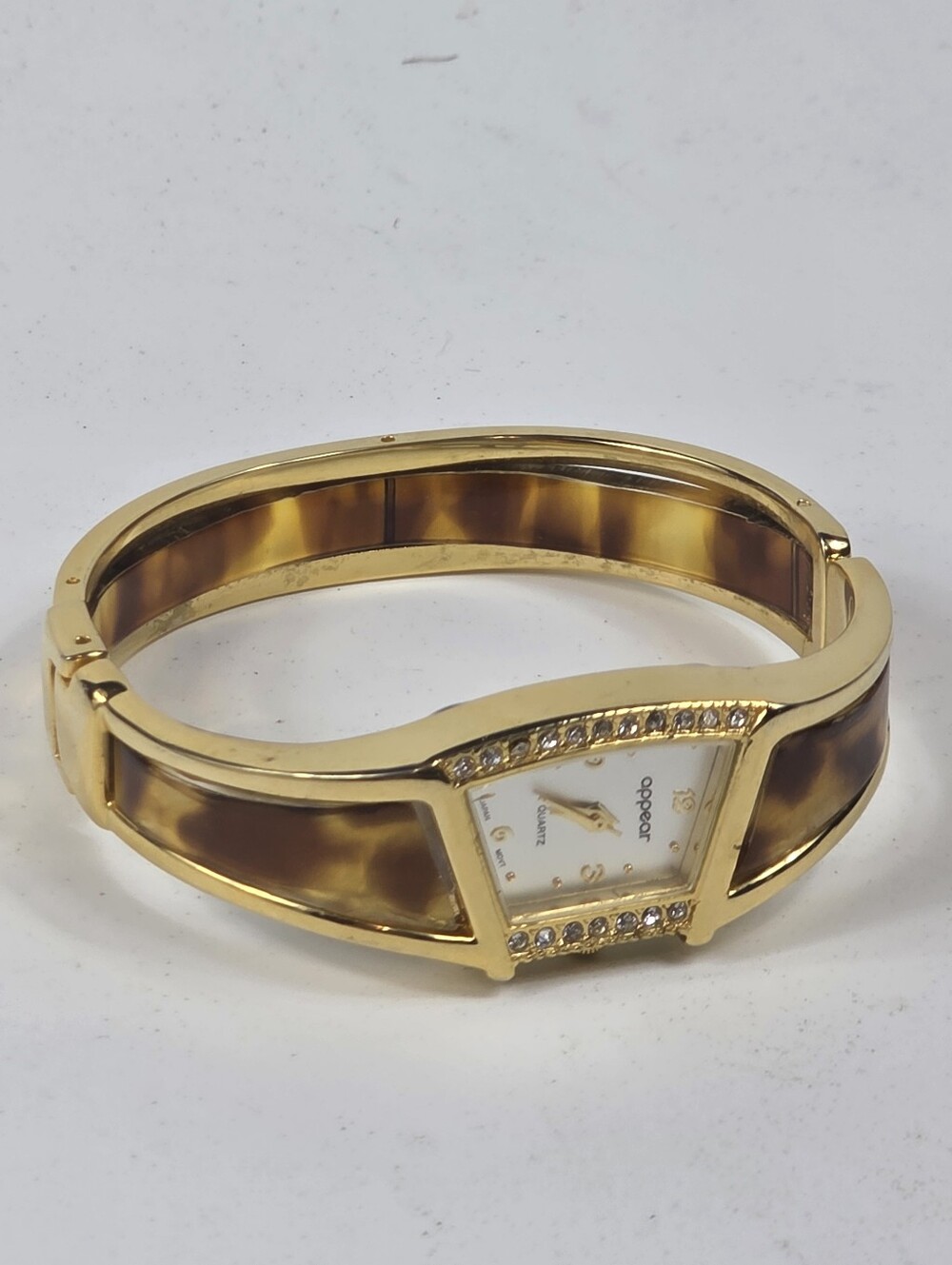 Appear Gold Tone Tortoise Shell Vintage Style Bangle Quartz Watch Womens New Bat
